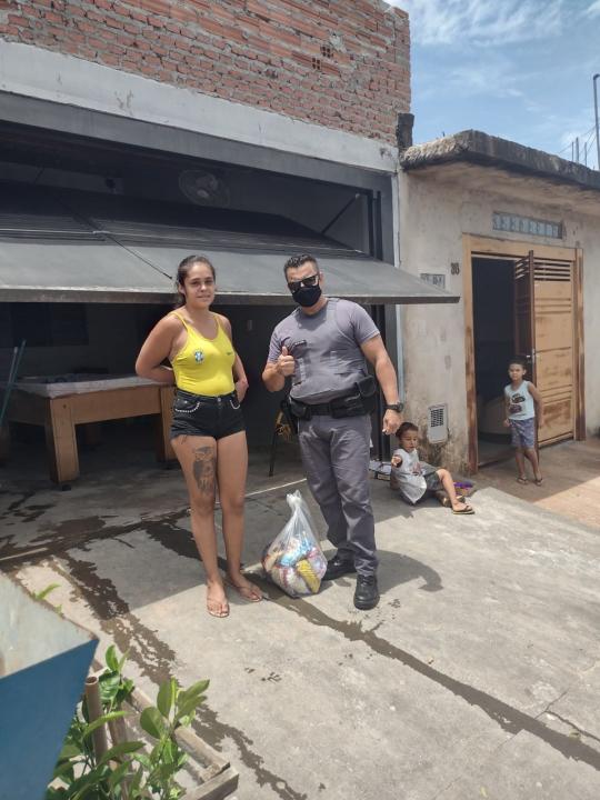 Foto 9 de 31 — Campanha Natal Solidário entrega 250 cestas básicas em Américo Brasiliense